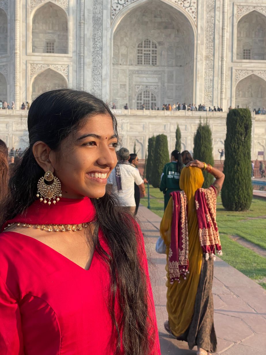 Akhila R